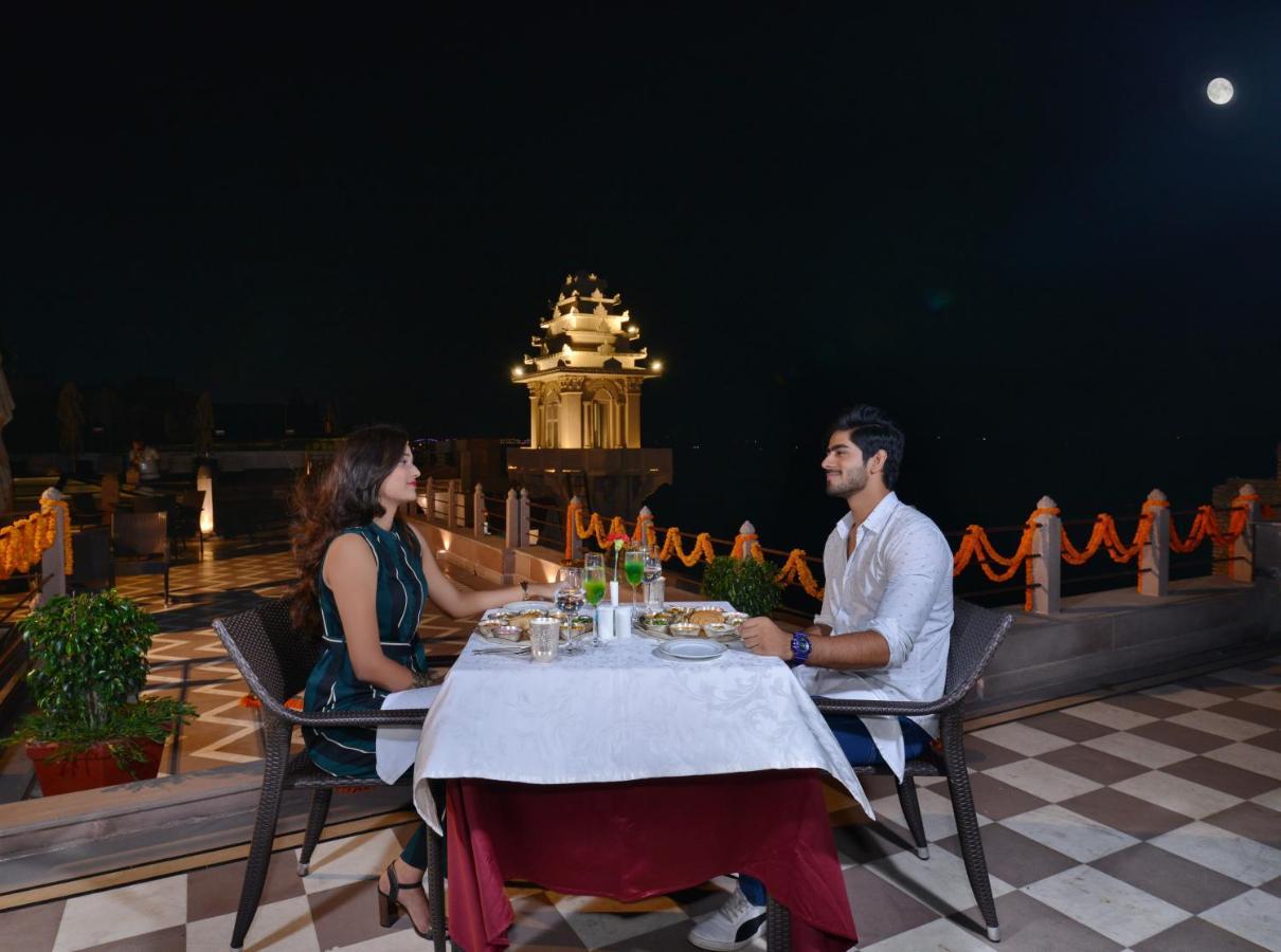 Brijrama Palace, Varanasi - By The Ganges מראה חיצוני תמונה